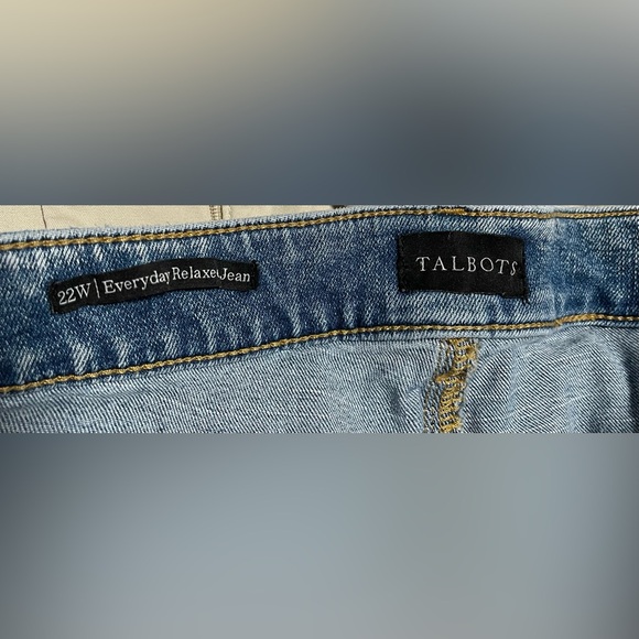 Talbots Women's Everyday Relaxed Cropped Light Blue Jeans - Picture 3 of 3